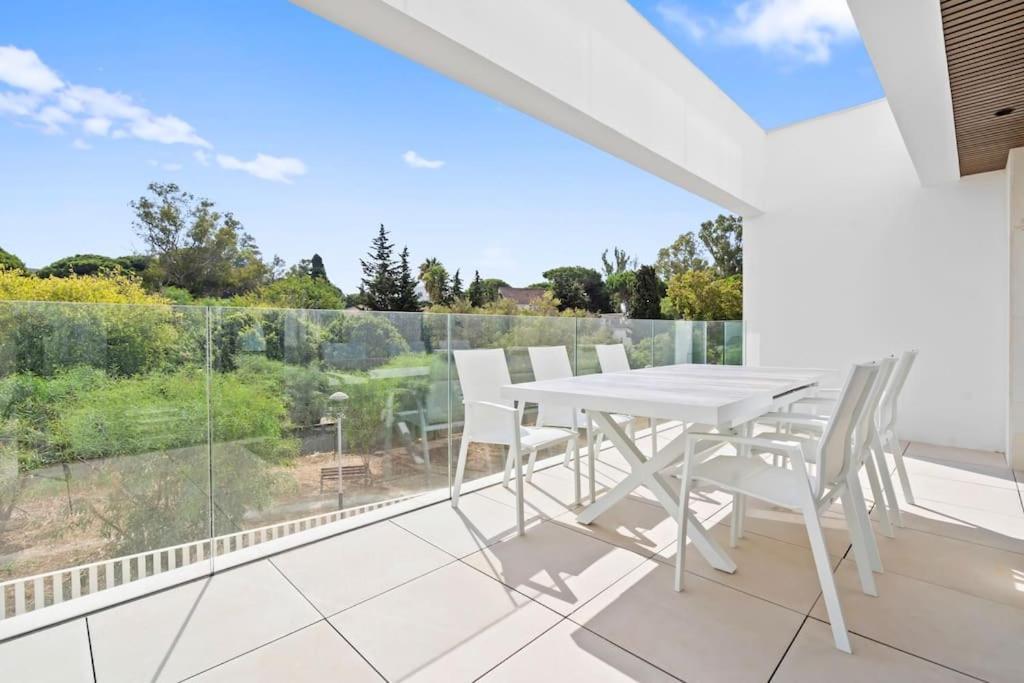 Luxury 2 Bedroom Walk To Rdr423 Apartment