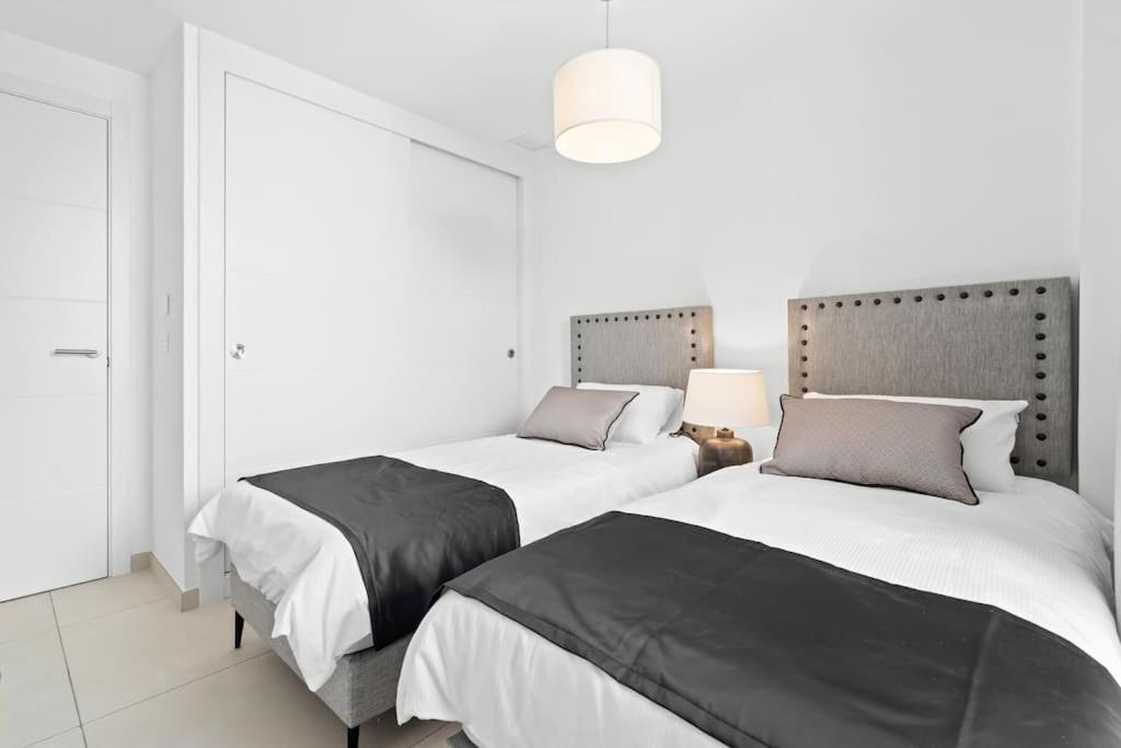 Luxury 2 Bedroom Walk To Rdr423 Apartment