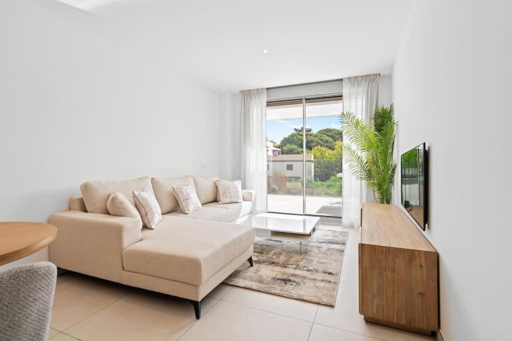 Apartment Luxury 2 Bedroom Walk To Rdr423